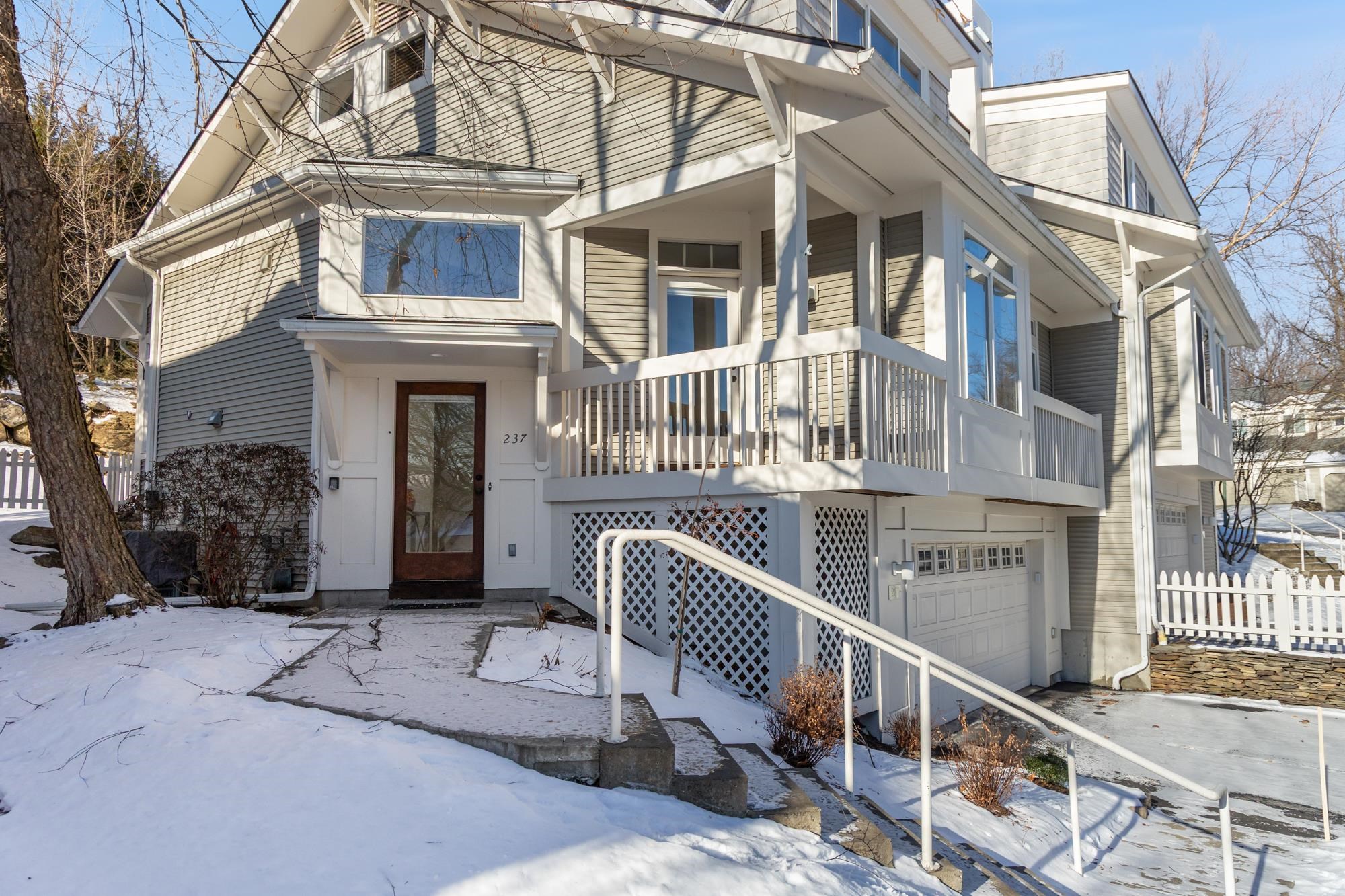 237 Park Road South Burlington, VT 05403 - Photo 2 of 43