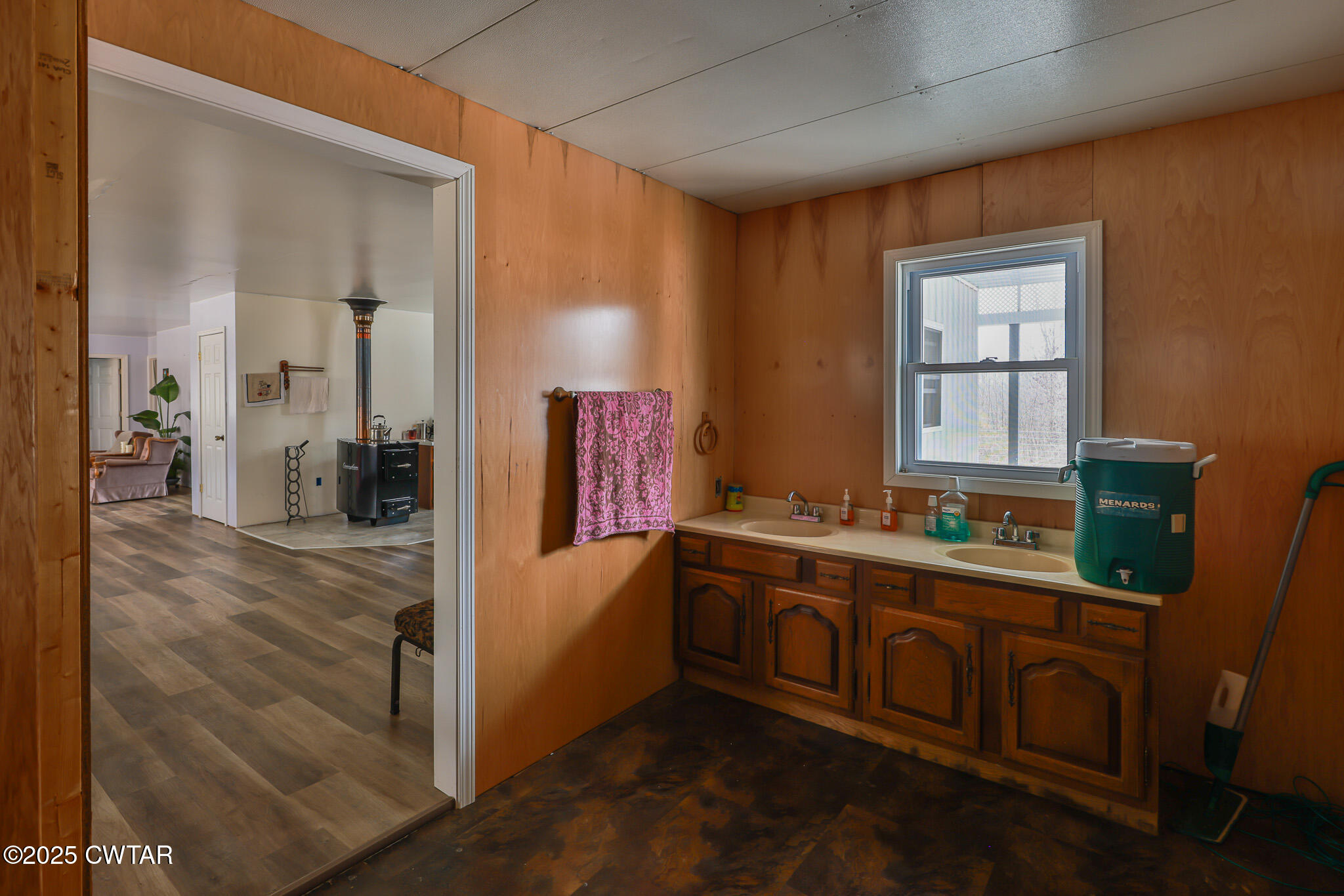 1421 Copper Spring Road Springville, TN 38256 - Photo 20 of 79 a view of a kitchen from the hallway