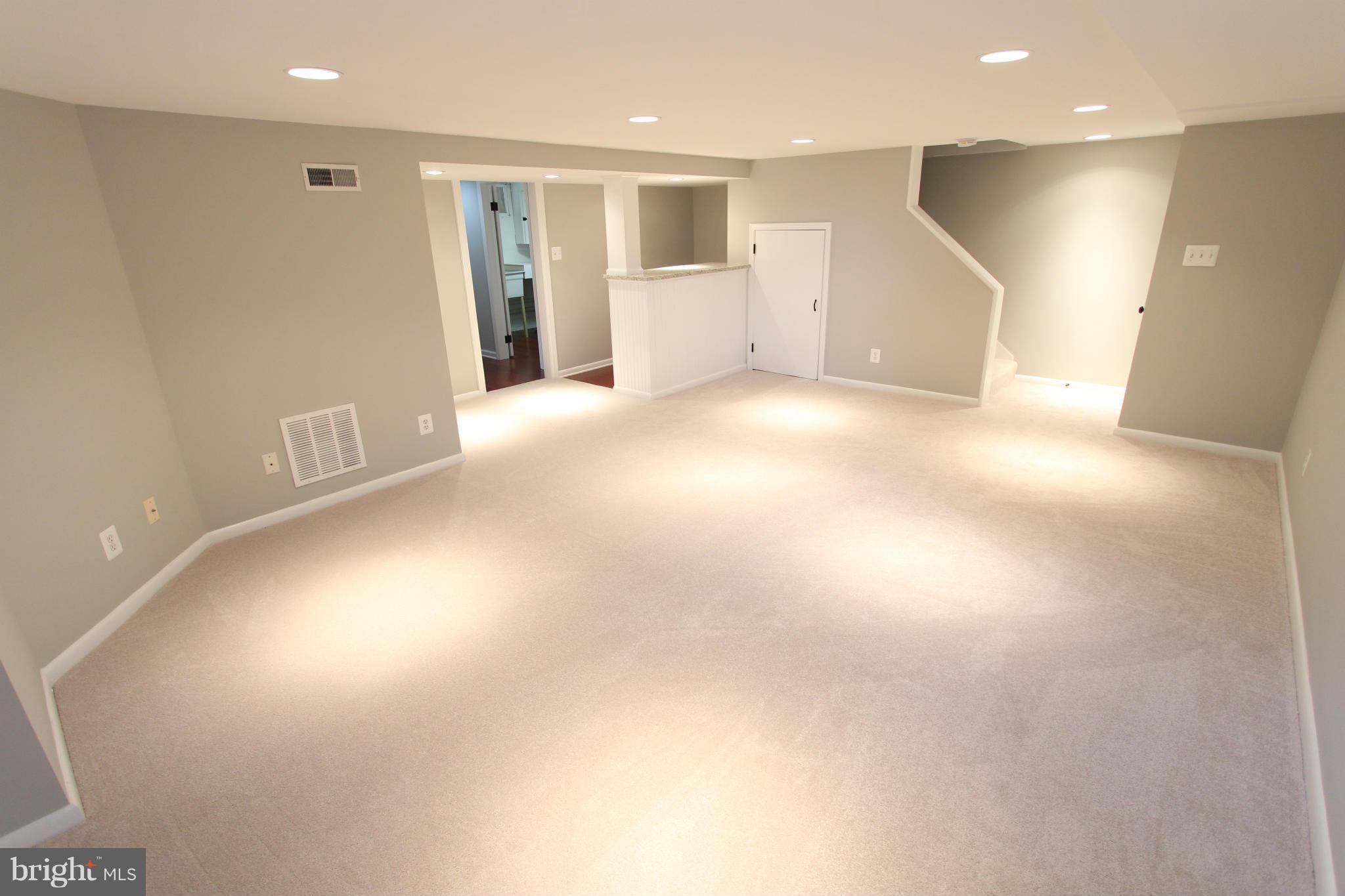 8215 Pleasant Plains Road Baltimore, MD 21286 - Photo 19 of 28 Family Room