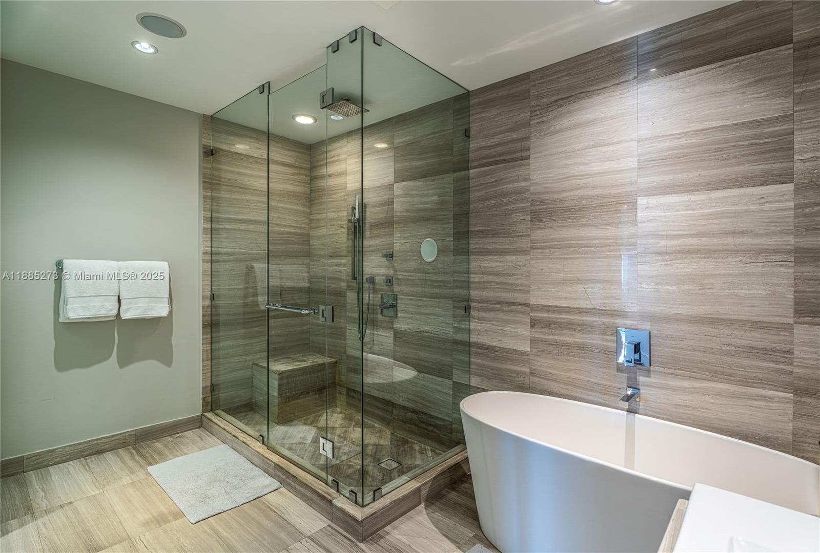 3250 Northeast 188th Street, Unit 603 Aventura, FL 33180 - Photo 22 of 47