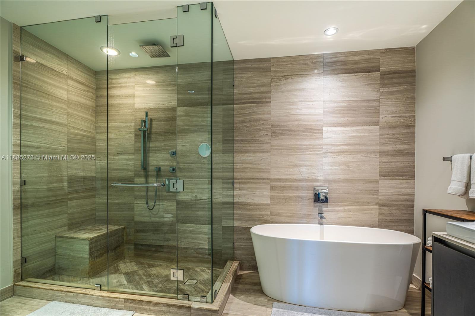 3250 Northeast 188th Street, Unit 603 Aventura, FL 33180 - Photo 23 of 47