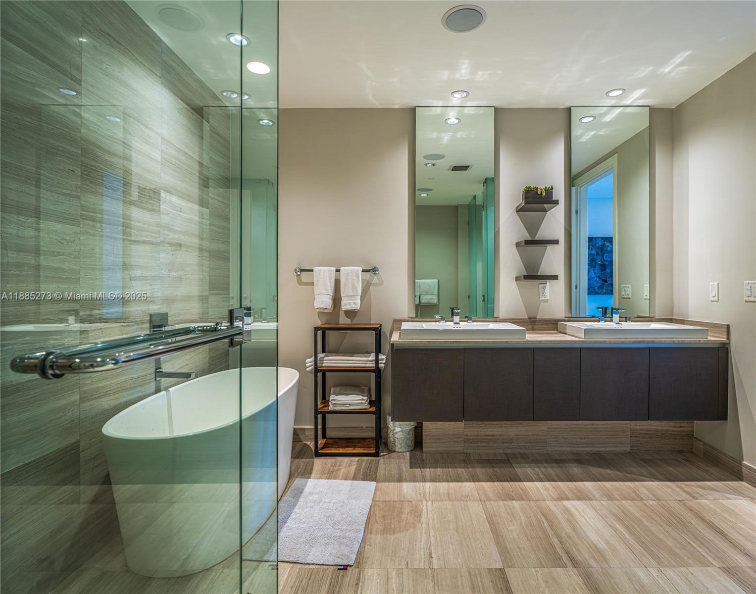 3250 Northeast 188th Street, Unit 603 Aventura, FL 33180 - Photo 24 of 47