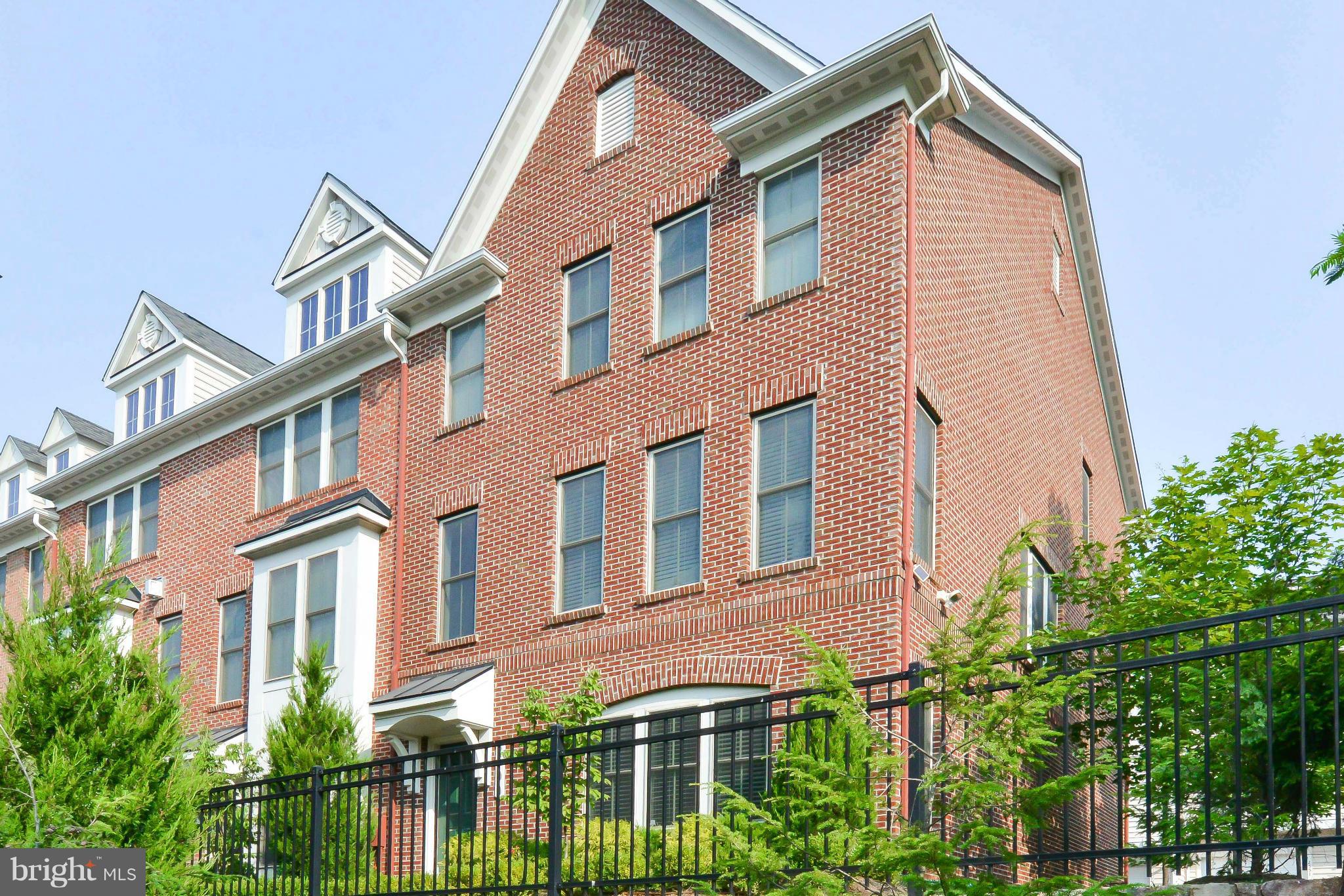 3309 Kemper Road Arlington, VA 22206 - Photo 1 of 23 3 level end unit town home