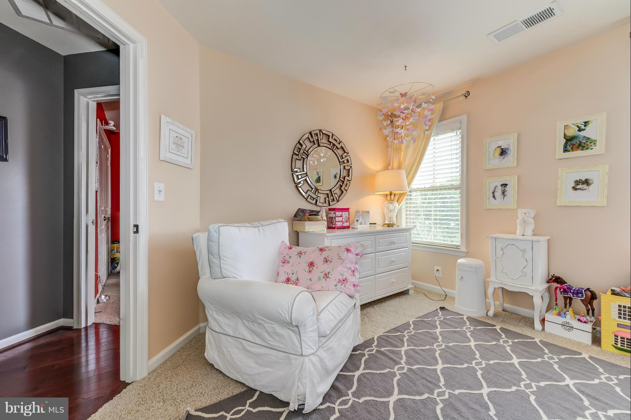 3309 Kemper Road Arlington, VA 22206 - Photo 16 of 23 Second bedroom