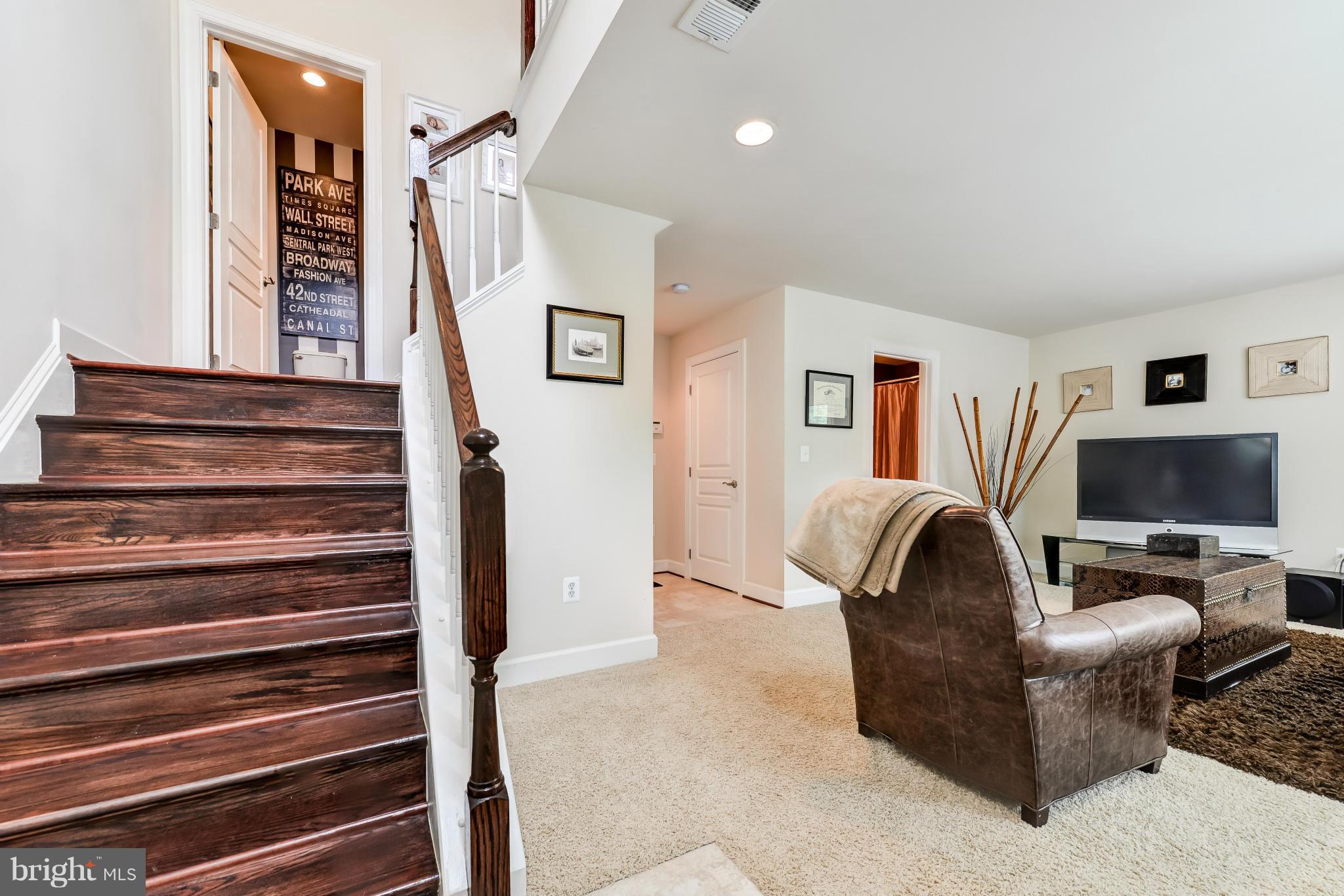 3309 Kemper Road Arlington, VA 22206 - Photo 3 of 23 Interior (General)