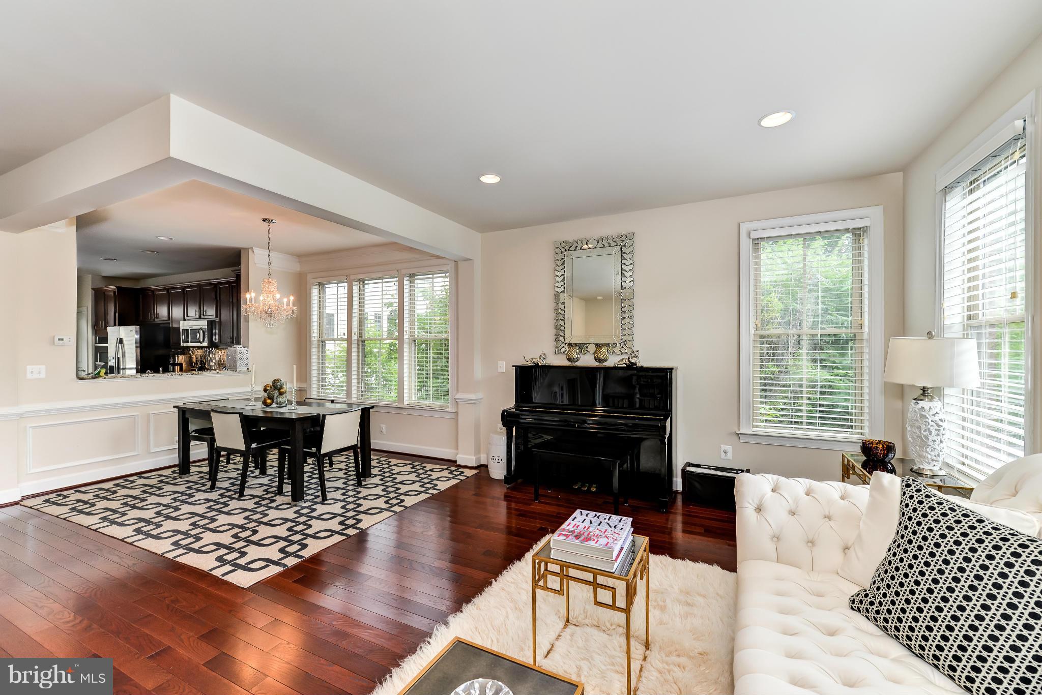 3309 Kemper Road Arlington, VA 22206 - Photo 4 of 23 Living Room