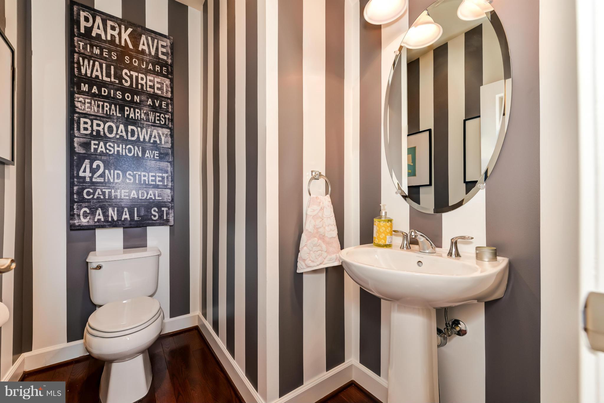 3309 Kemper Road Arlington, VA 22206 - Photo 6 of 23 Powder room