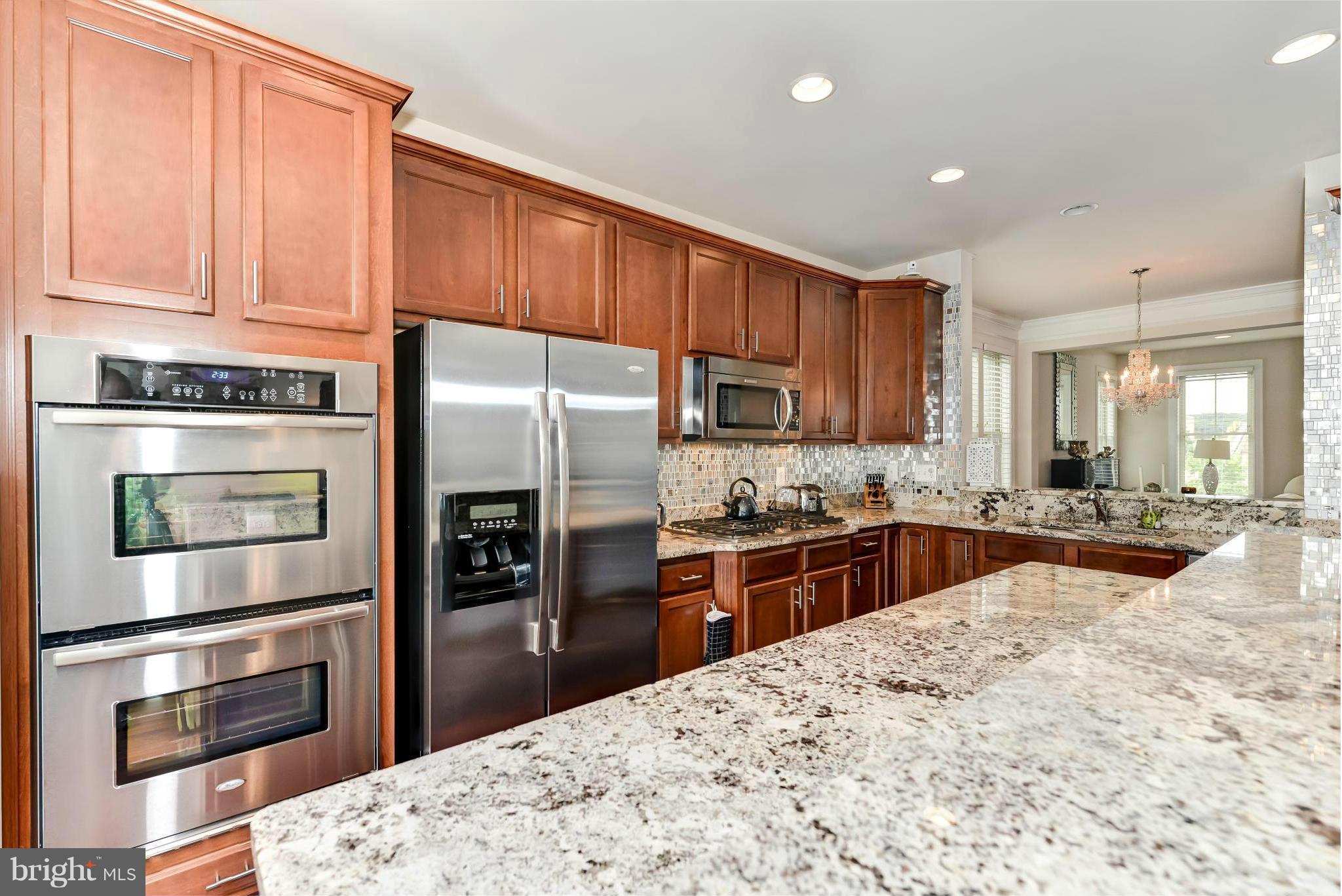 3309 Kemper Road Arlington, VA 22206 - Photo 7 of 23 Gourmet kitchen with gas cook top
