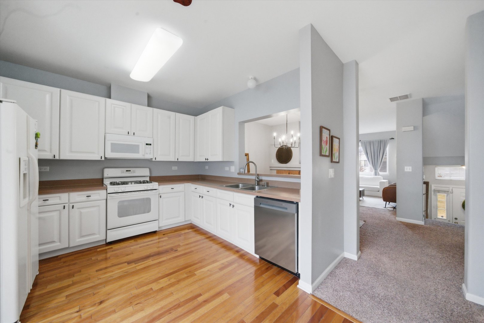 616 South Rosehall Lane, Unit 616 Round Lake, IL 60073 - Photo 8 of 29