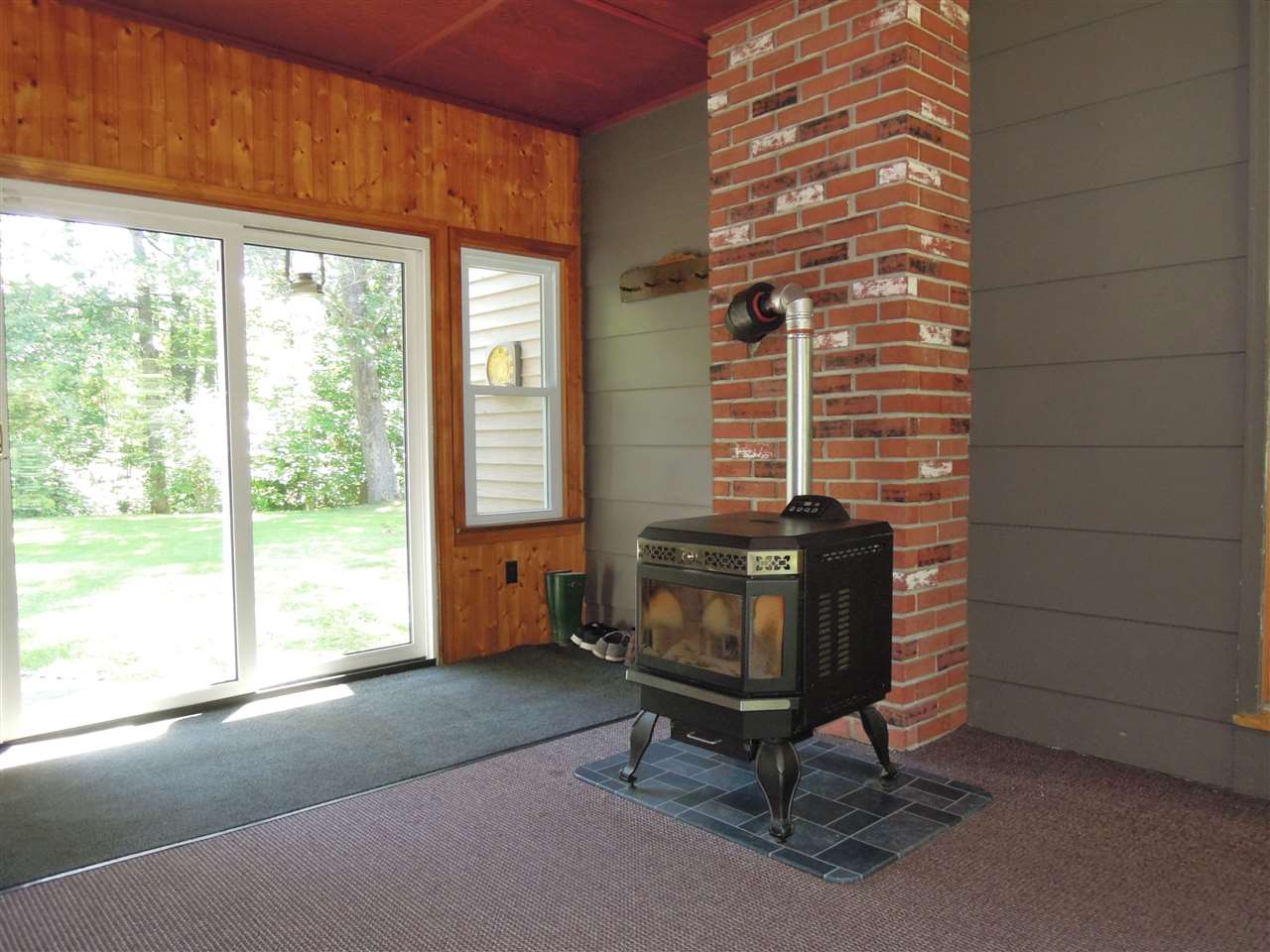 97 Plain Road Hinsdale, NH 03451 - Photo 17 of 37 Gallery Image 17