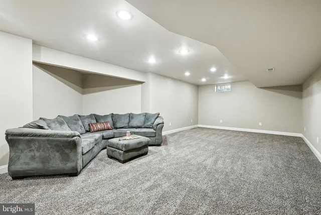 $1,100,000 | 5593 Tucson Court, Haymarket, VA 20169