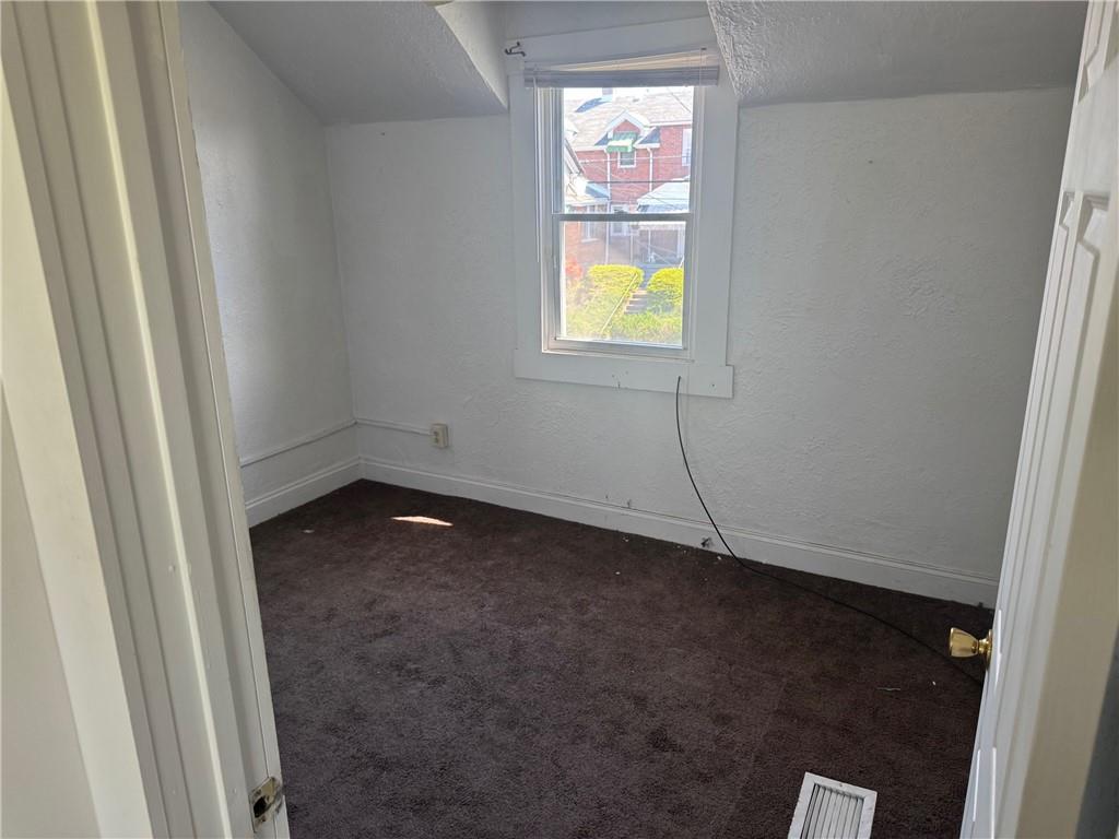 877 Vankirk Street Clairton, PA 15025 - Photo 5 of 8