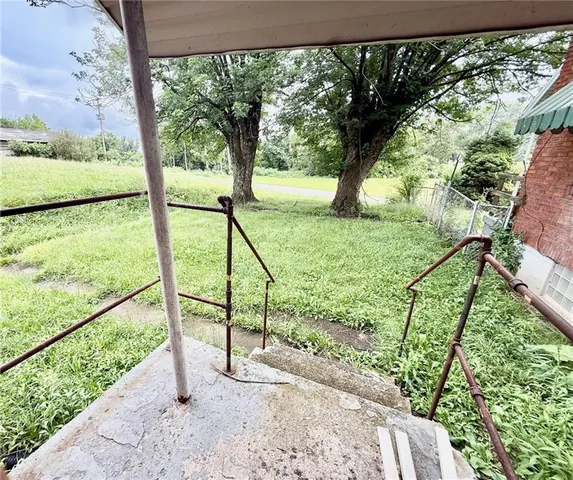 $1,050 | 877 Vankirk Street, Clairton, PA 15025