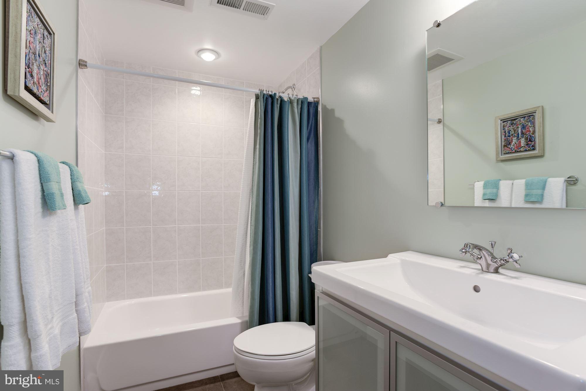 10718 Cross School Road Reston, VA 20191 - Photo 26 of 30 Bath