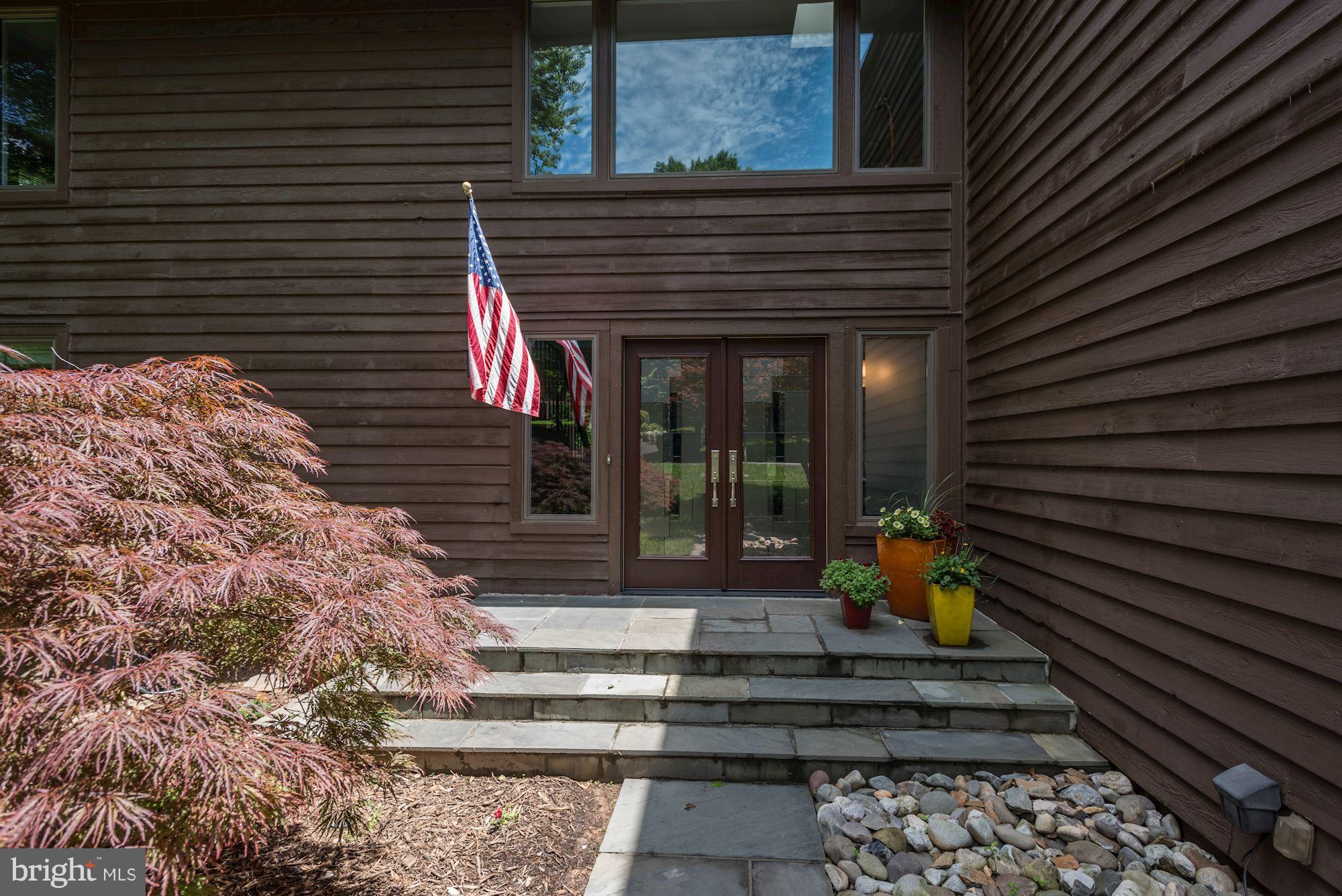 10718 Cross School Road Reston, VA 20191 - Photo 30 of 30 Exterior (Front)