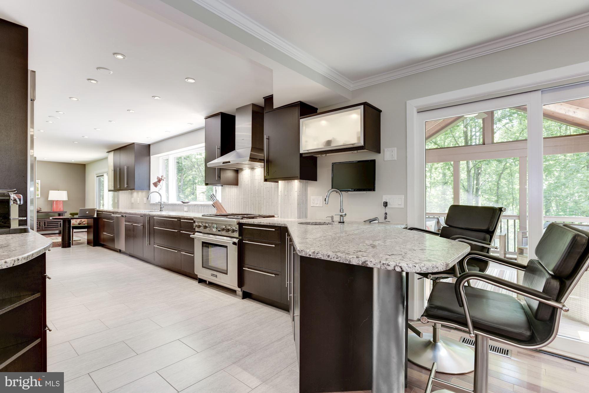 10718 Cross School Road Reston, VA 20191 - Photo 5 of 30 Kitchen