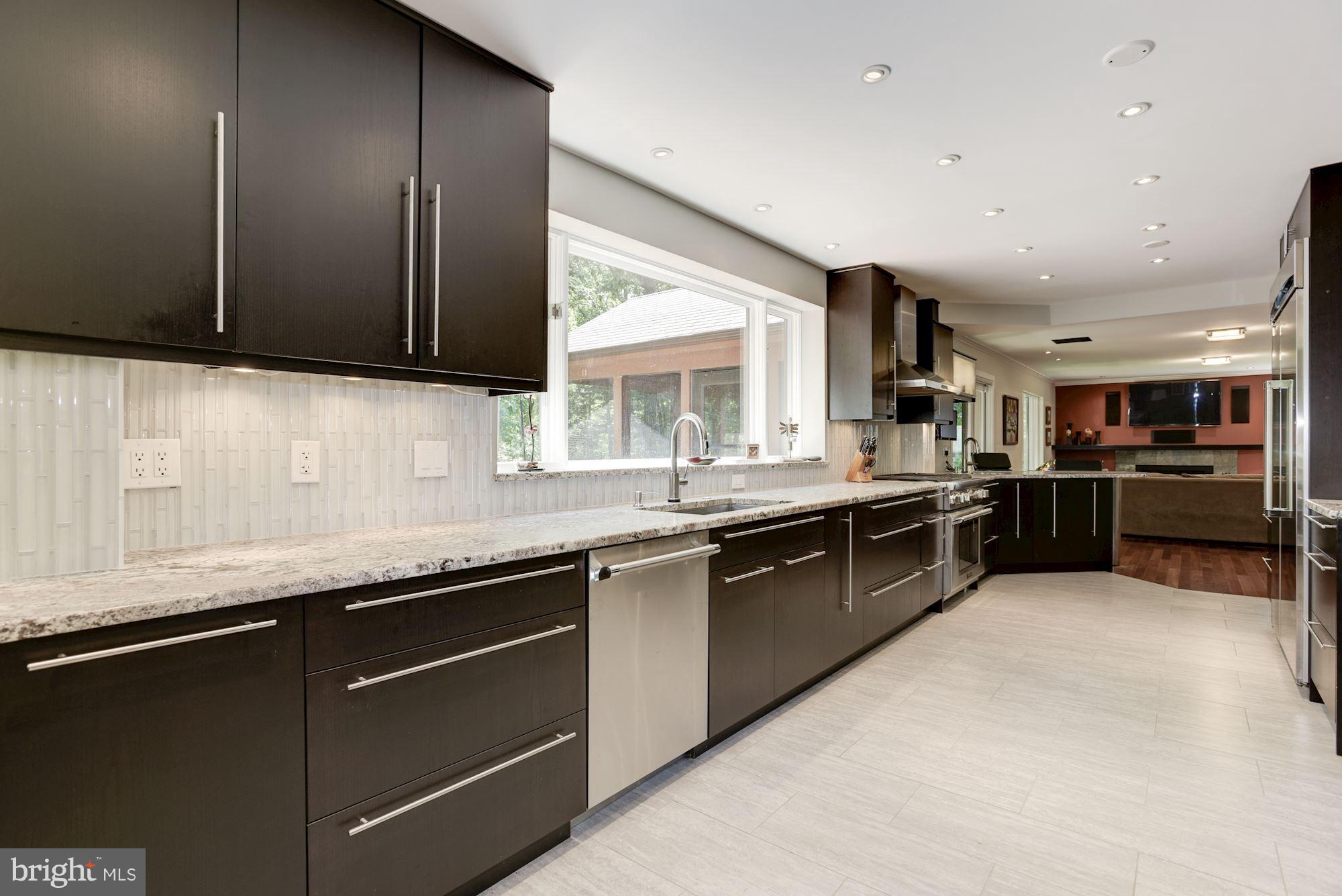 10718 Cross School Road Reston, VA 20191 - Photo 6 of 30 Kitchen