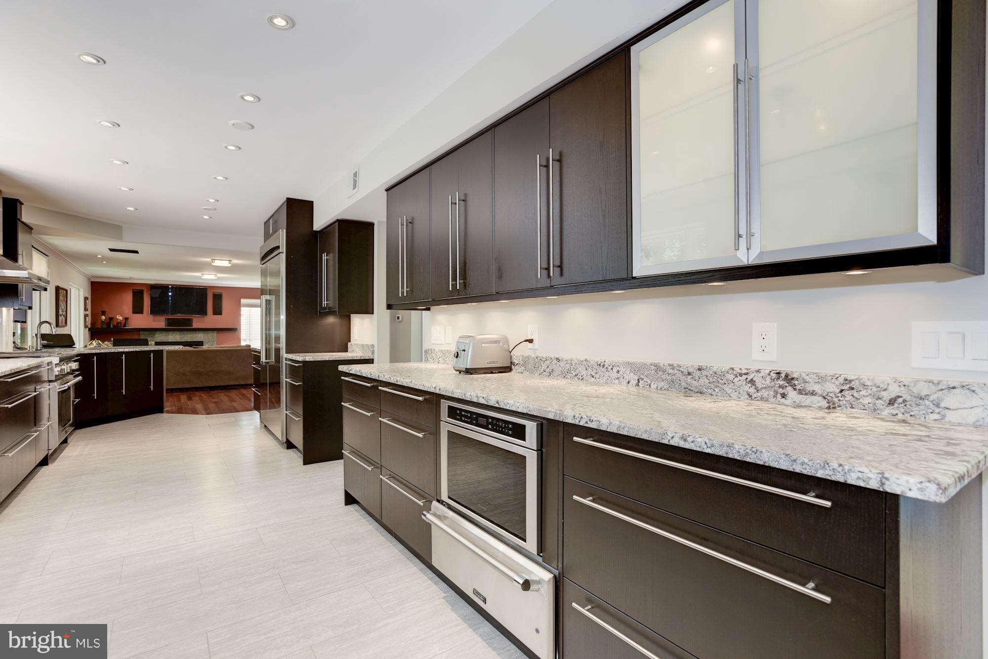 10718 Cross School Road Reston, VA 20191 - Photo 7 of 30 Kitchen