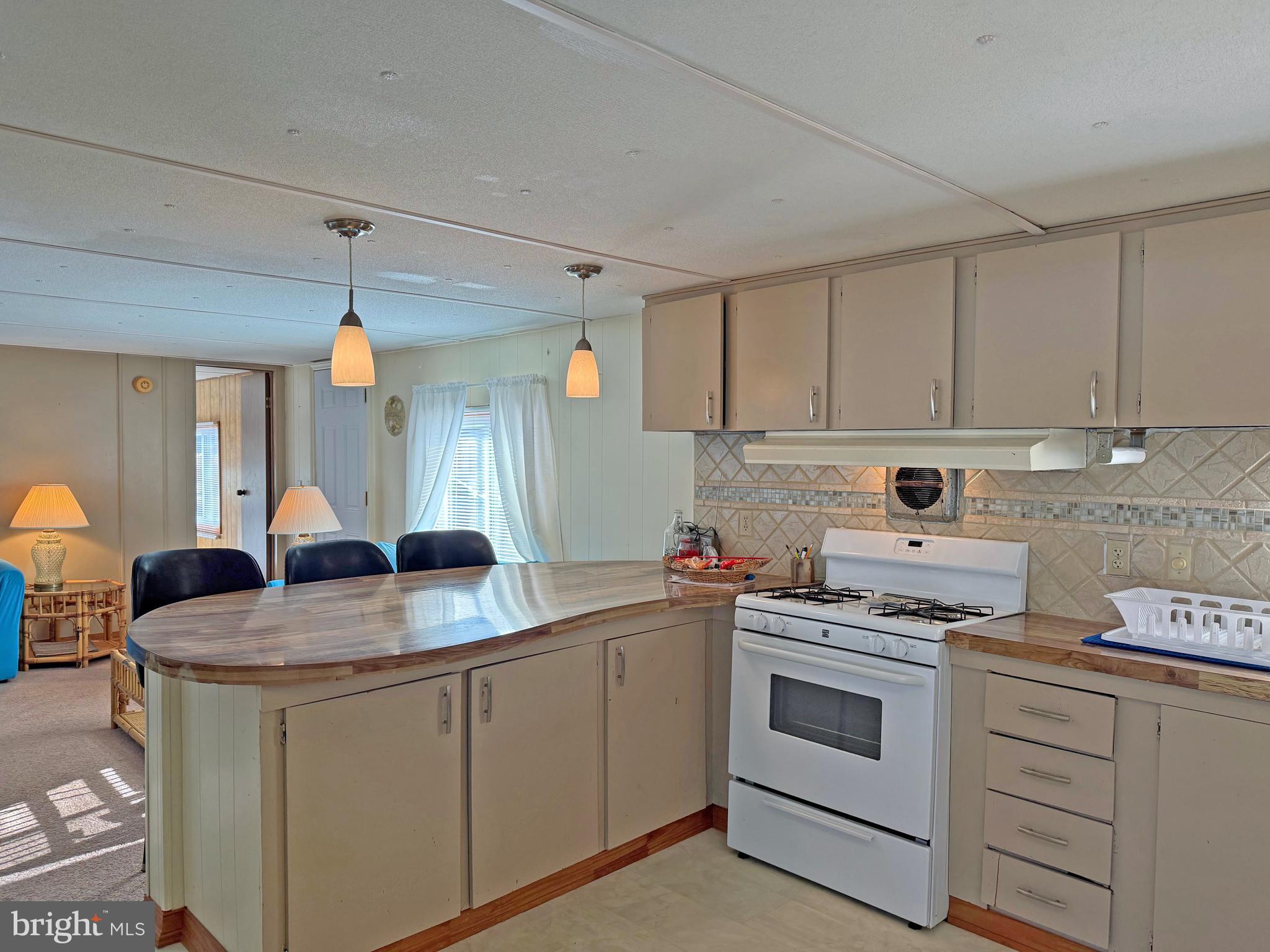 29 Baybreeze Road, Unit C27 Rehoboth Beach, DE 19971 - Photo 6 of 26 Kitchen