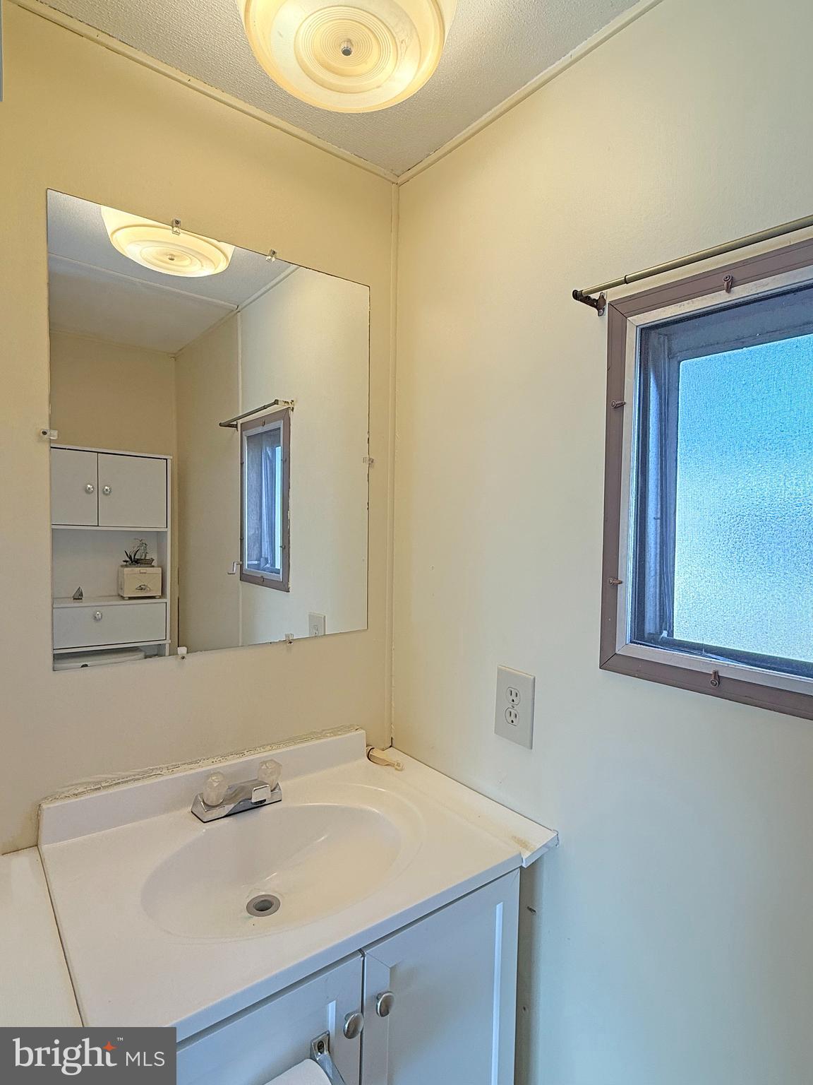 29 Baybreeze Road, Unit C27 Rehoboth Beach, DE 19971 - Photo 8 of 26 Half Bath in the Front Bedroom