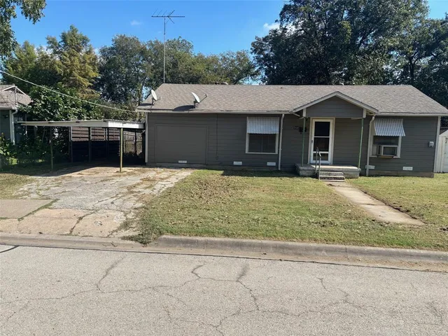 $1,400 | 908 Coit Street, Denton, TX 76201