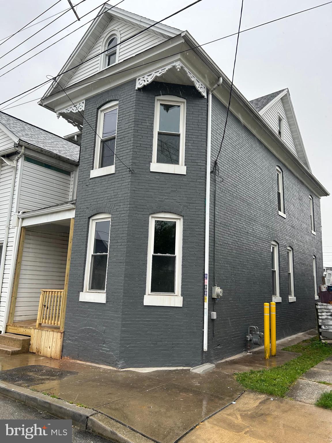112 Locust Street Hanover, PA 17331 - Photo 3 of 45 REPLACEMENT WINDOWS