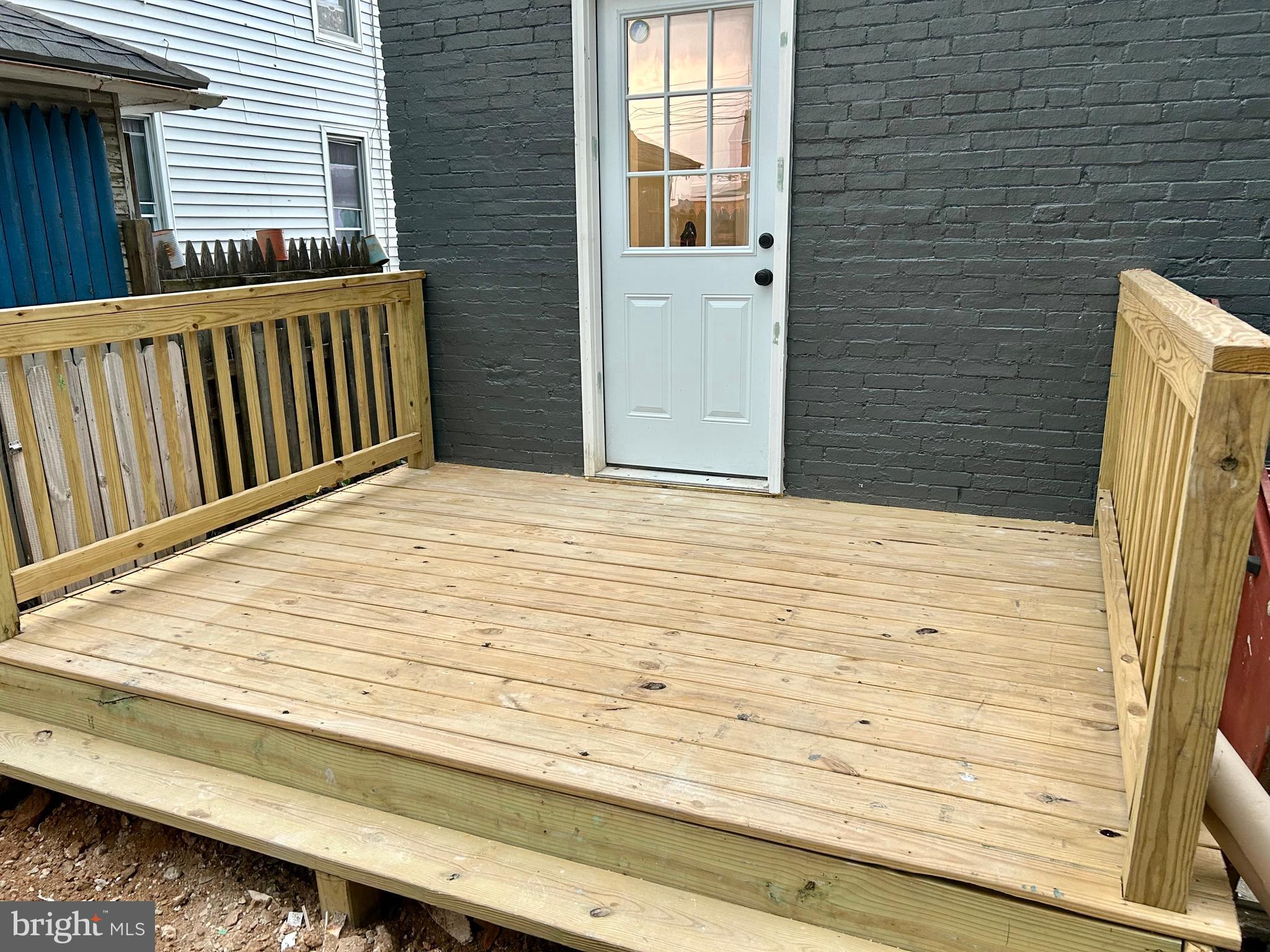 112 Locust Street Hanover, PA 17331 - Photo 41 of 45 NEW BACK DECK