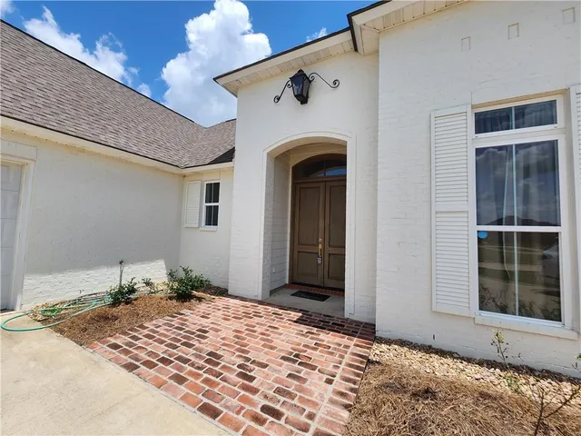 $479,000 | 89 Pecan Wood Drive, Alexandria, LA 71303