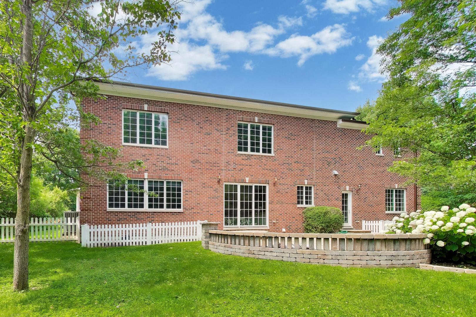 73 Locust Road Winnetka, IL 60093 - Photo 2 of 44