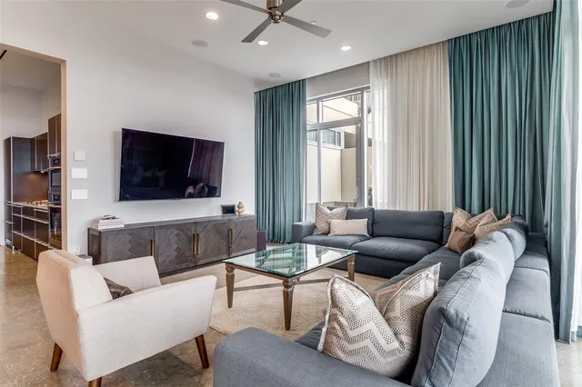 $4,800 | 1717 Arts Plaza, Unit 1810, Dallas, TX 75201