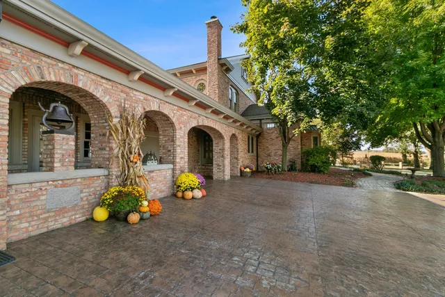 $1,199,900 | N1514 18th Road, Dalton, WI 53926