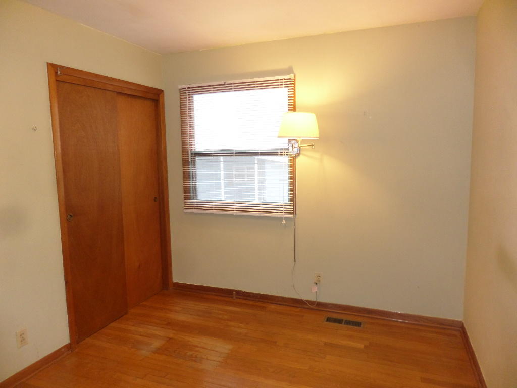 111 Wayside Road Oak Ridge, TN 37830 - Photo 11 of 22 Bedroom 3
