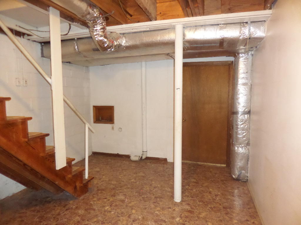 111 Wayside Road Oak Ridge, TN 37830 - Photo 16 of 22 Utility Room