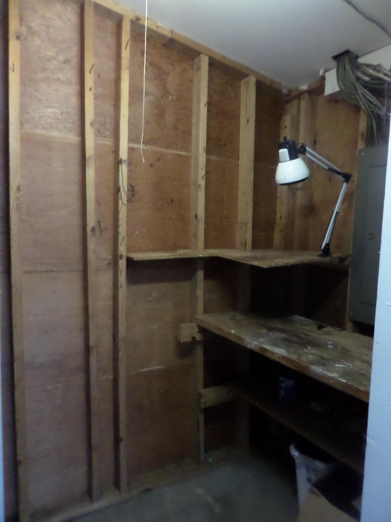 111 Wayside Road Oak Ridge, TN 37830 - Photo 19 of 22 Carport Storage Shed