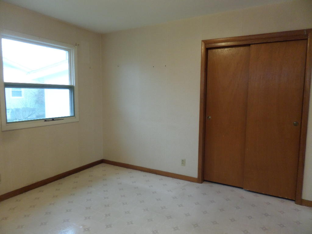 111 Wayside Road Oak Ridge, TN 37830 - Photo 7 of 22 Master Bedroom