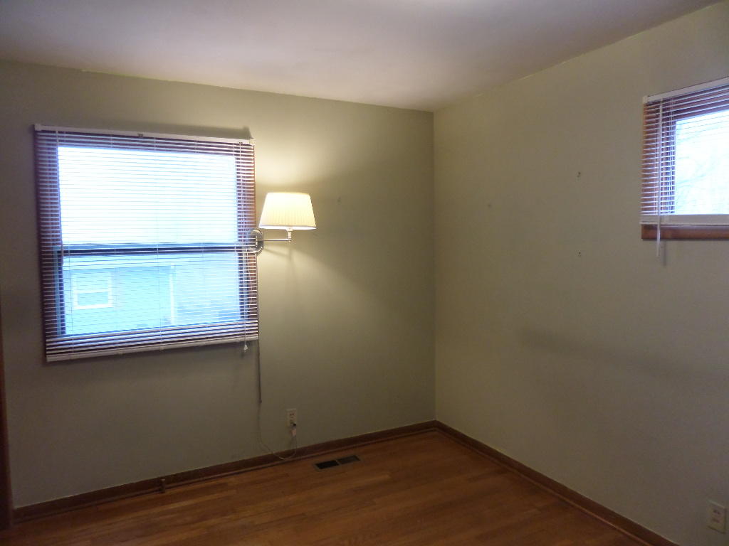 111 Wayside Road Oak Ridge, TN 37830 - Photo 10 of 22 Bedroom 3