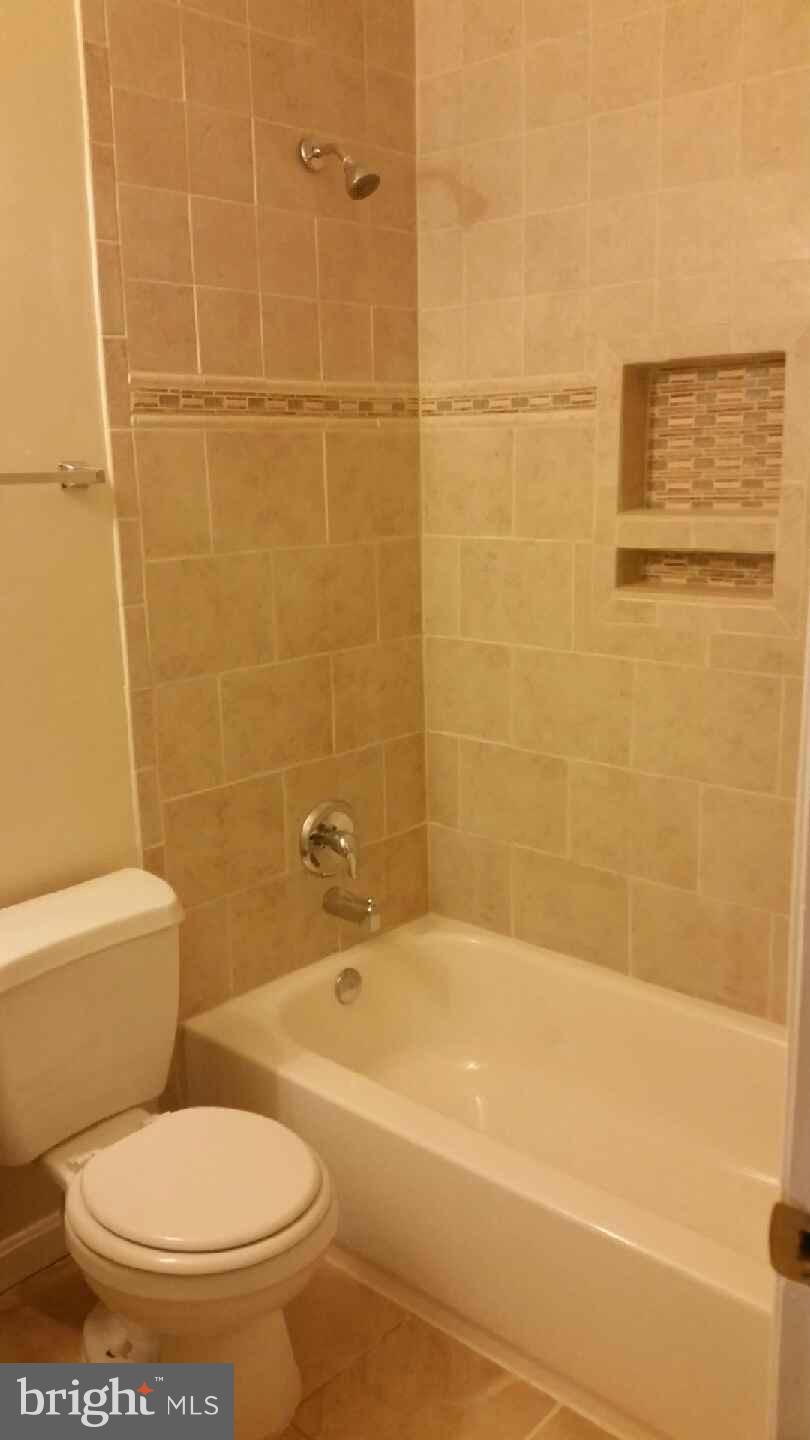 19631 Club Lake Road Gaithersburg, MD 20886 - Photo 11 of 19 Bath