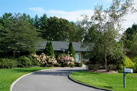 $1,885,000 | 10 Kenilworth Lane, Rye, NY 10580