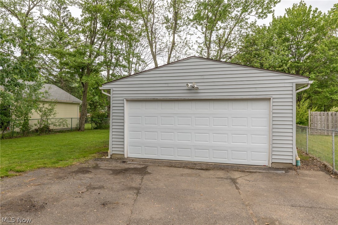 1556 Lander Road Cleveland, OH 44124 - Photo 26 of 28