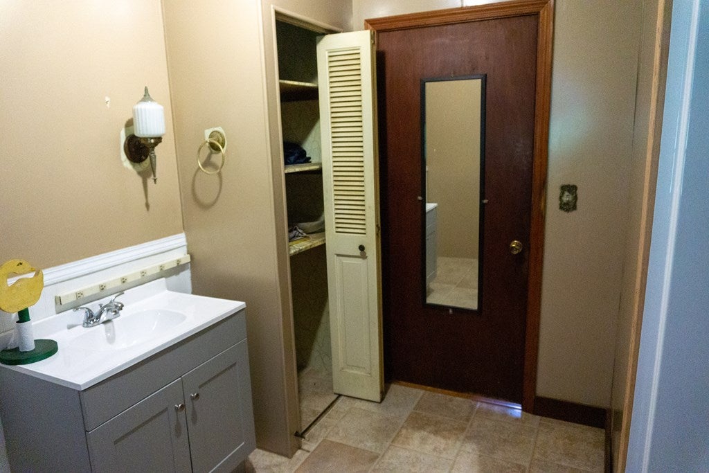 3659 Cranenest Road Vansant, VA 24656 - Photo 35 of 60 Gallery Image 35
