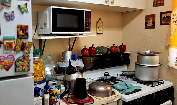 $1,900 | 3800 Southwest 102nd Avenue, Unit 108, Miami, FL 33165