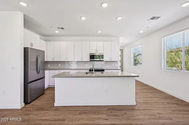 $2,999 | 2131 East Jennifer Lynn Way, Phoenix, AZ 85022