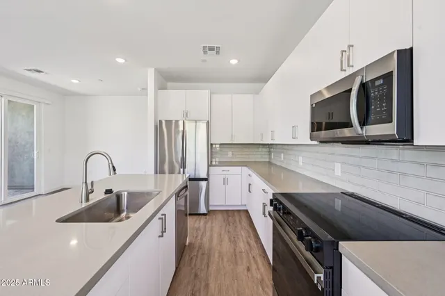 $2,999 | 2131 East Jennifer Lynn Way, Phoenix, AZ 85022