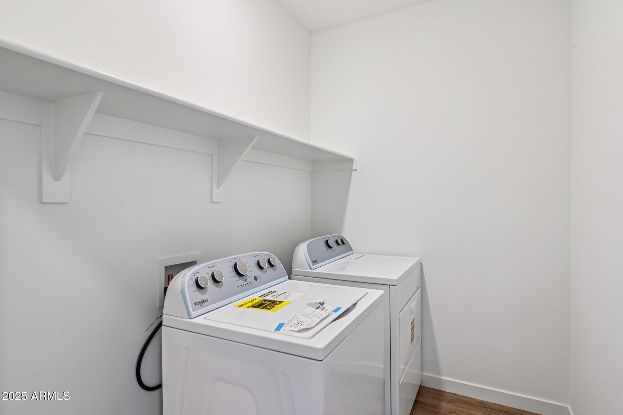 2131 East Jennifer Lynn Way Phoenix, AZ 85022 - Photo 28 of 45 a utility room with dryer and washer