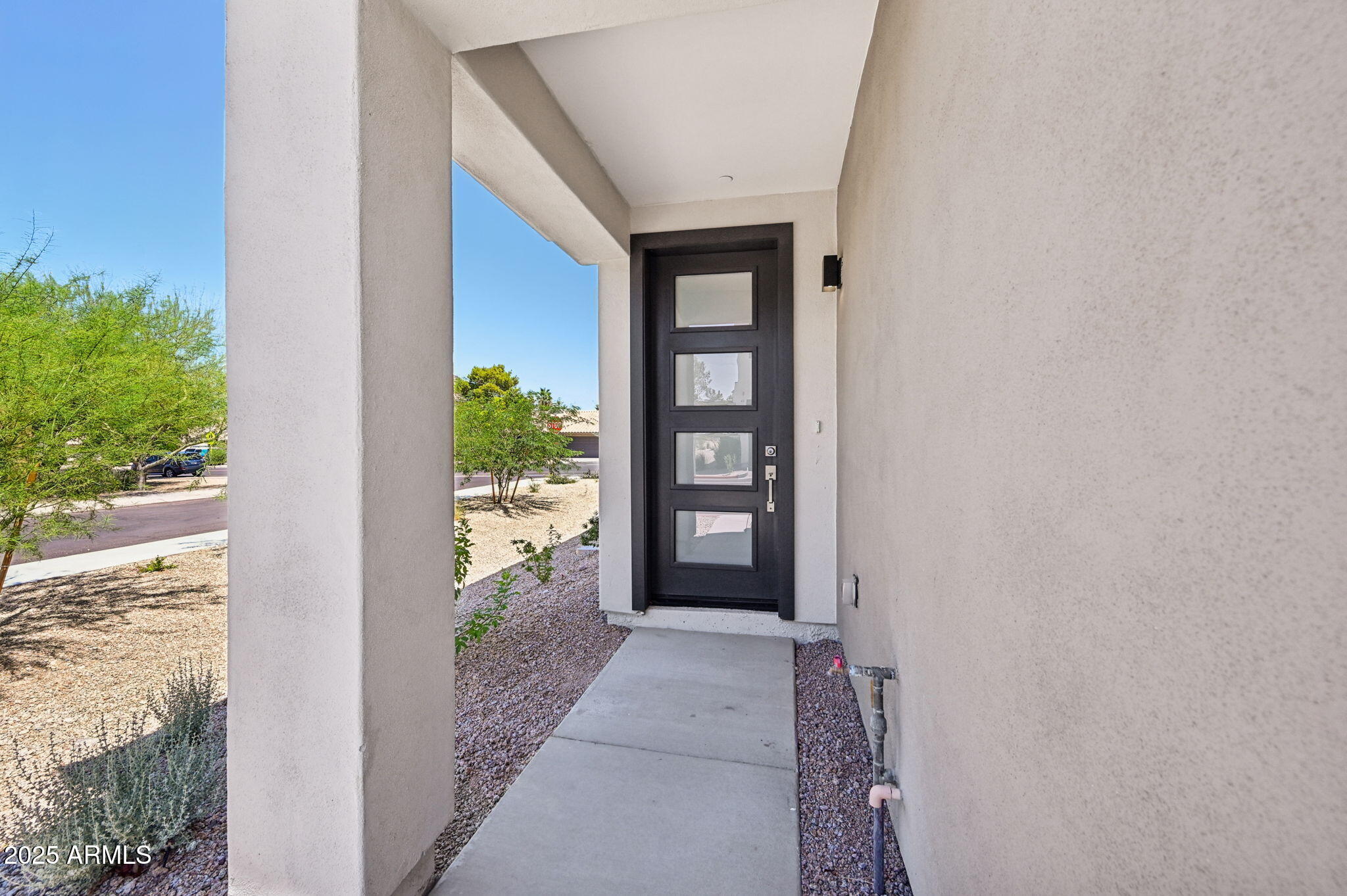 2131 East Jennifer Lynn Way Phoenix, AZ 85022 - Photo 4 of 45 a view of entryway with an outdoor space