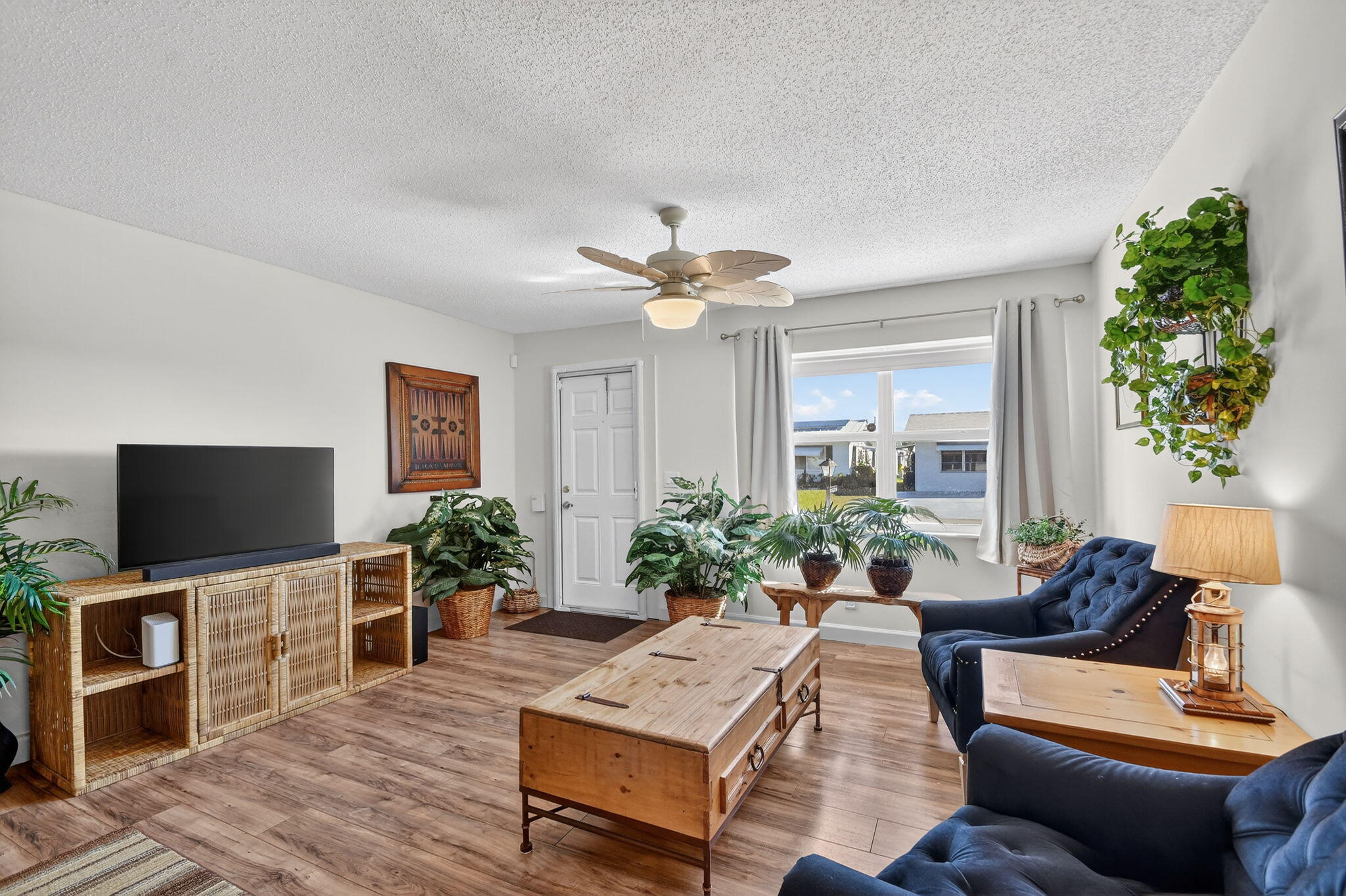 105 Southwest 9th Street Boynton Beach, FL 33426 - Photo 12 of 60 12-web-or-mls-DSC_8822