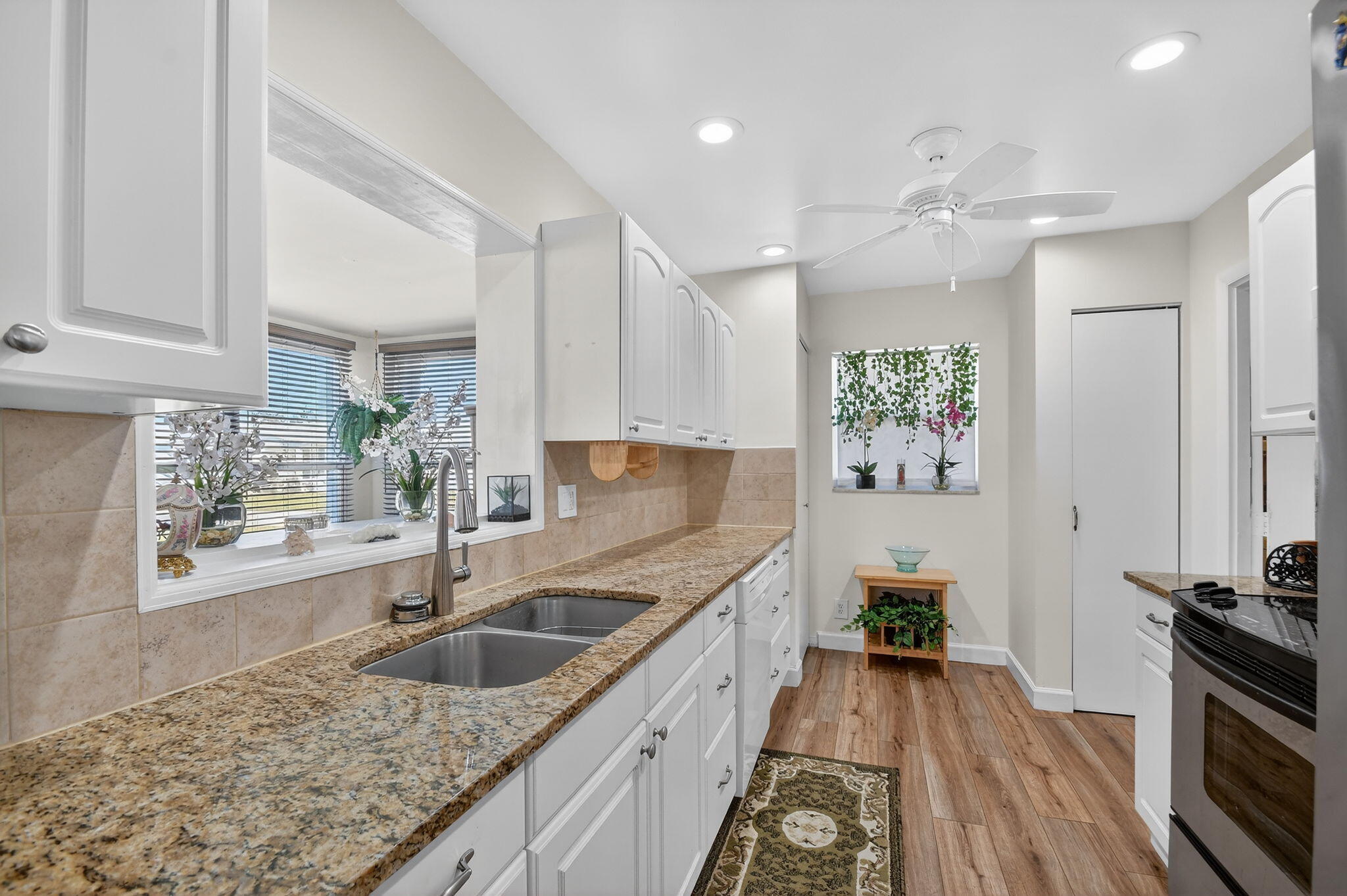 105 Southwest 9th Street Boynton Beach, FL 33426 - Photo 18 of 60 18-web-or-mls-DSC_8855