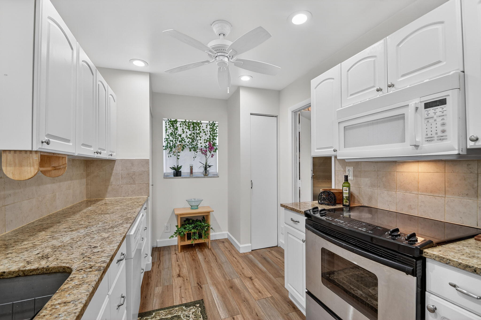 105 Southwest 9th Street Boynton Beach, FL 33426 - Photo 19 of 60 19-web-or-mls-DSC_8856