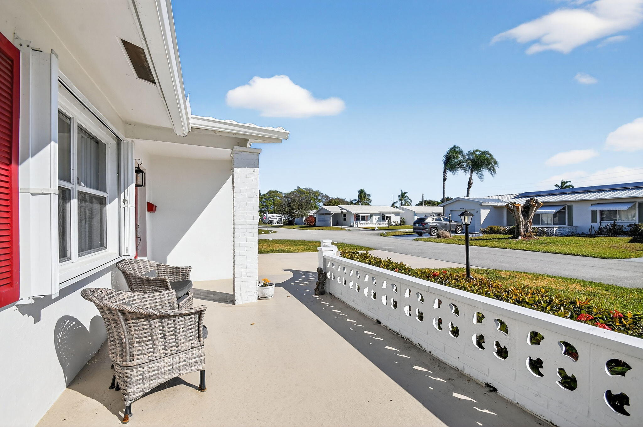 105 Southwest 9th Street Boynton Beach, FL 33426 - Photo 7 of 60 7-web-or-mls-DSC_8797