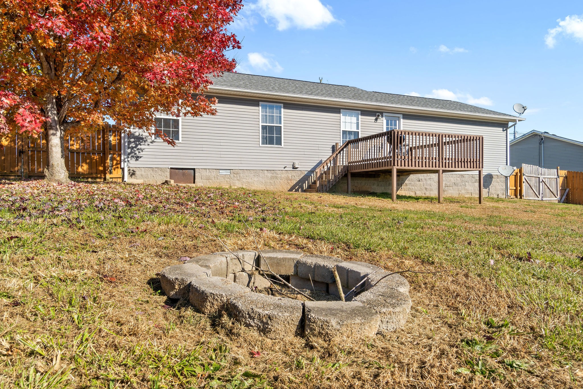 423 Filmore Road Oak Grove, KY 42262 - Photo 28 of 29 a front view of a house with a yard